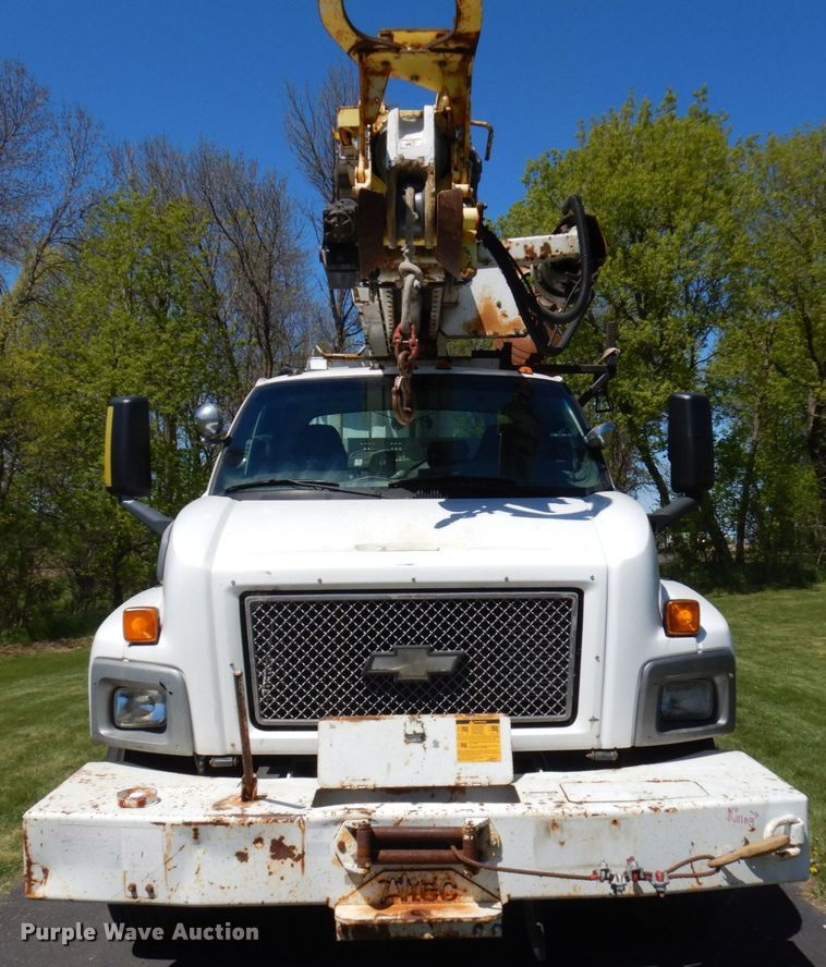 image for item IT9361 2005 Chevrolet C8500  digger derrick truck