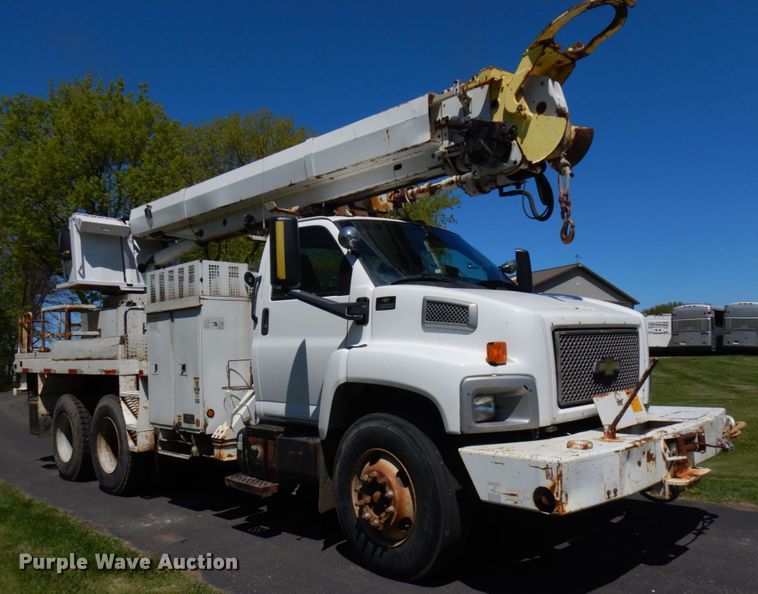 image for item IT9361 2005 Chevrolet C8500  digger derrick truck