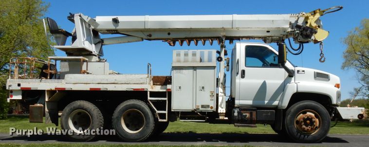 image for item IT9361 2005 Chevrolet C8500  digger derrick truck
