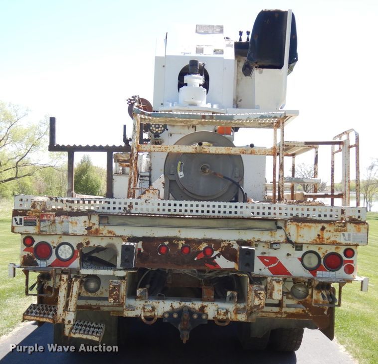 image for item IT9361 2005 Chevrolet C8500  digger derrick truck