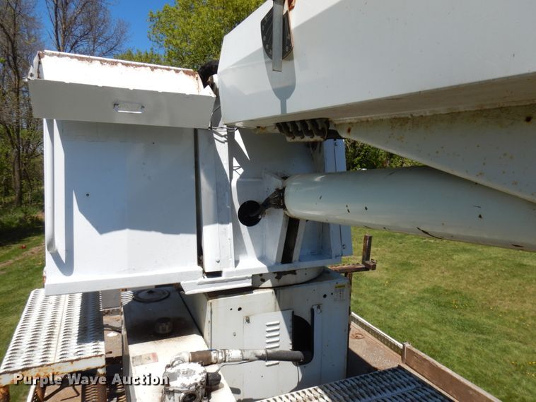 image for item IT9361 2005 Chevrolet C8500  digger derrick truck