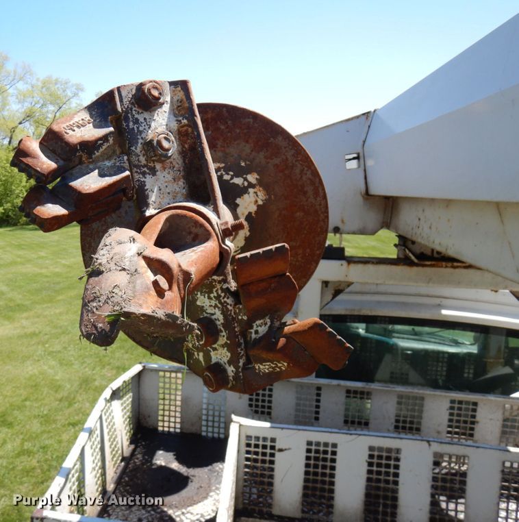 image for item IT9361 2005 Chevrolet C8500  digger derrick truck
