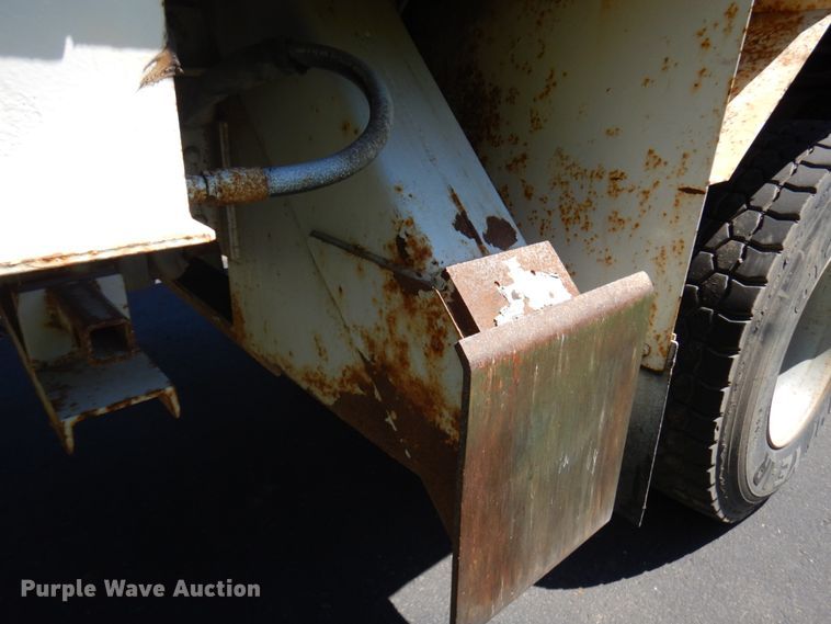 image for item IT9361 2005 Chevrolet C8500  digger derrick truck