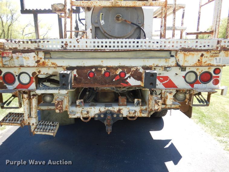 image for item IT9361 2005 Chevrolet C8500  digger derrick truck