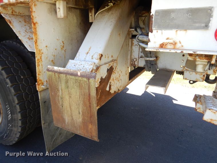 image for item IT9361 2005 Chevrolet C8500  digger derrick truck