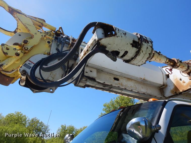 image for item IT9361 2005 Chevrolet C8500  digger derrick truck