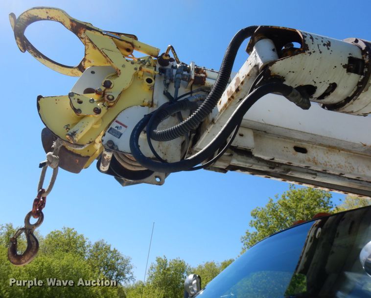 image for item IT9361 2005 Chevrolet C8500  digger derrick truck