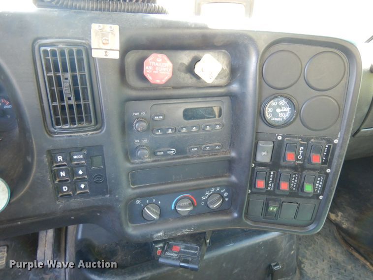 image for item IT9361 2005 Chevrolet C8500  digger derrick truck