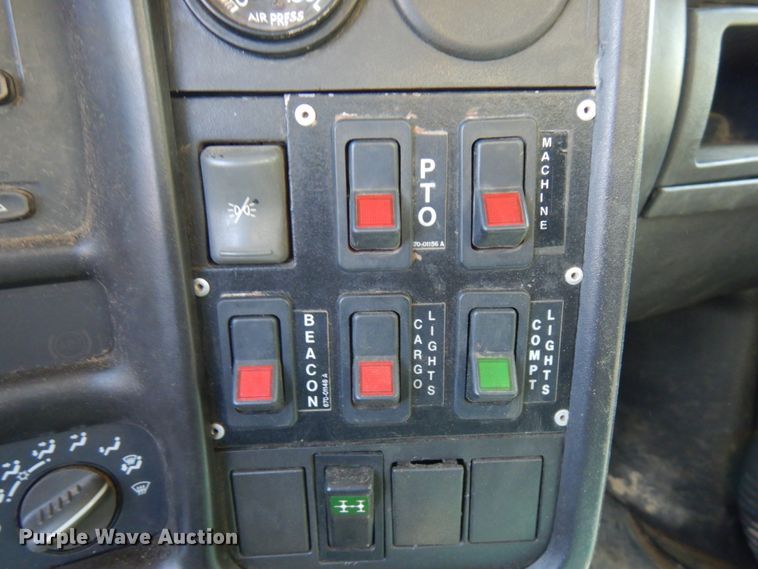 image for item IT9361 2005 Chevrolet C8500  digger derrick truck