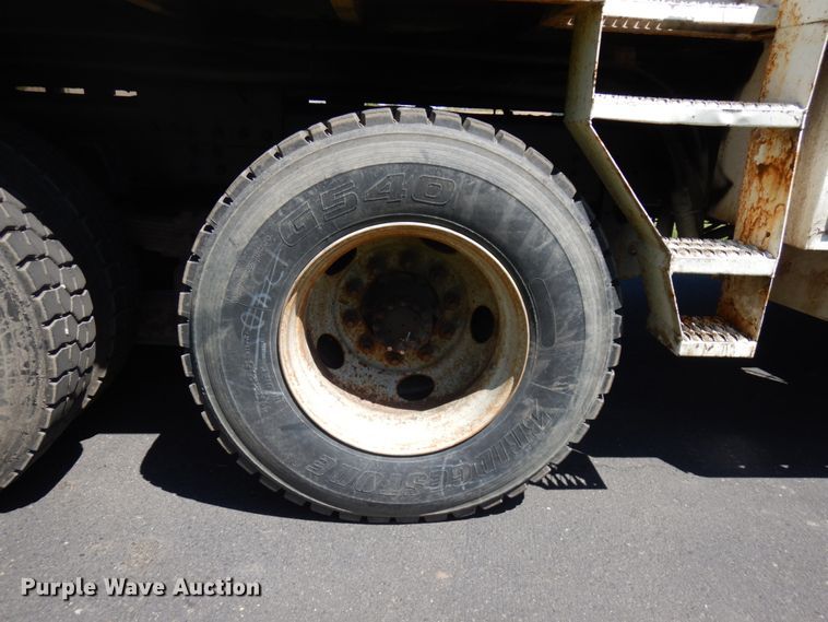 image for item IT9361 2005 Chevrolet C8500  digger derrick truck