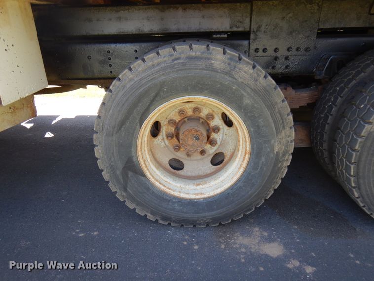 image for item IT9361 2005 Chevrolet C8500  digger derrick truck