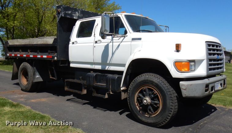 image for item IT9362 1995 Ford F800  dump truck