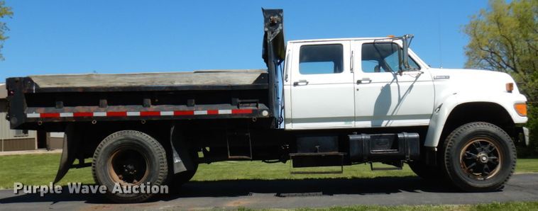 image for item IT9362 1995 Ford F800  dump truck