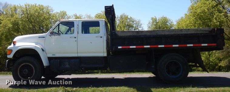 image for item IT9362 1995 Ford F800  dump truck