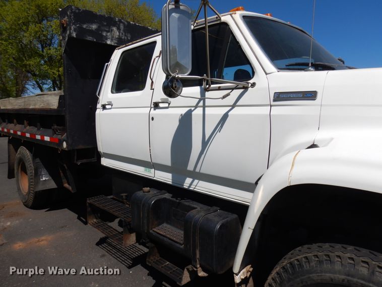 image for item IT9362 1995 Ford F800  dump truck