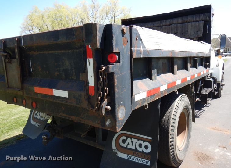 image for item IT9362 1995 Ford F800  dump truck