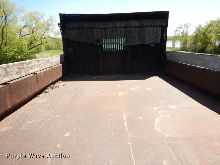 image for item IT9362 1995 Ford F800  dump truck