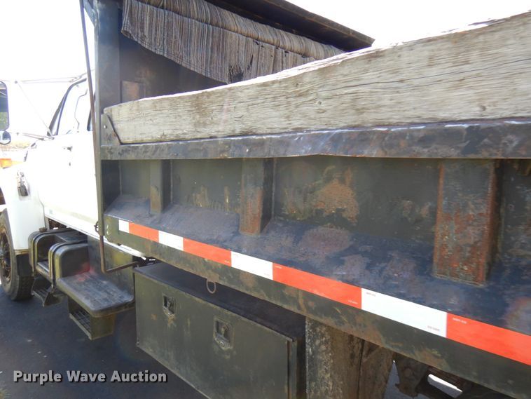 image for item IT9362 1995 Ford F800  dump truck