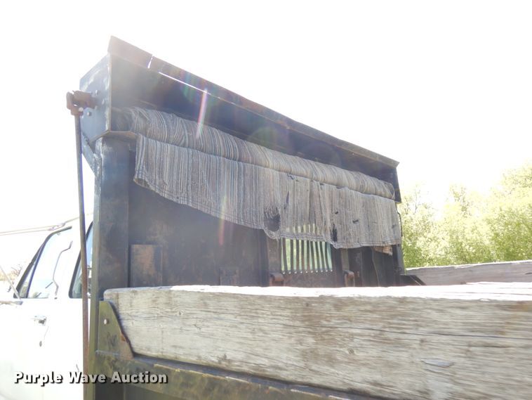 image for item IT9362 1995 Ford F800  dump truck
