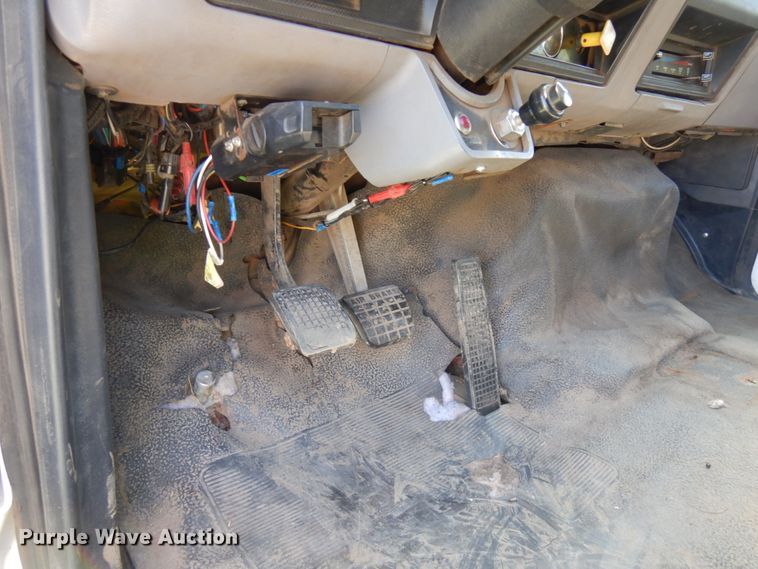 image for item IT9362 1995 Ford F800  dump truck