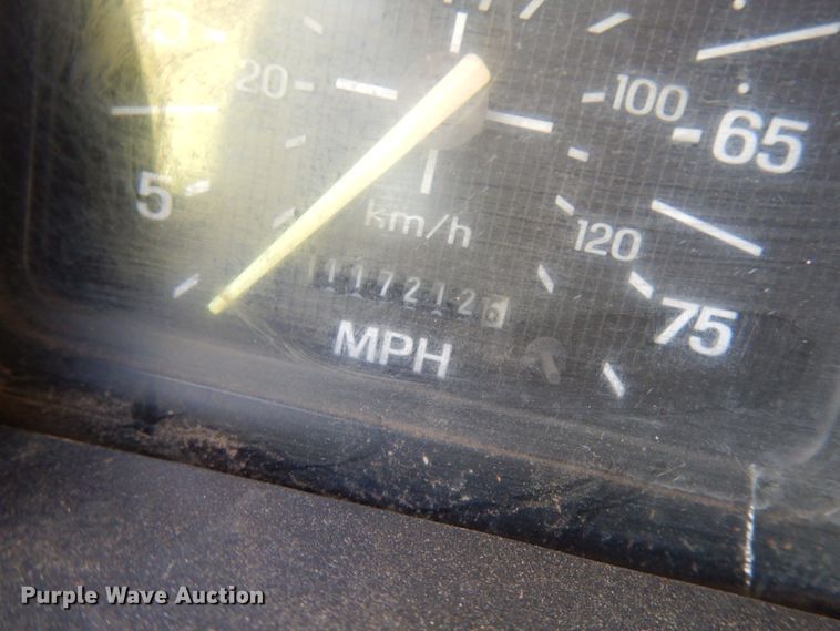 image for item IT9362 1995 Ford F800  dump truck