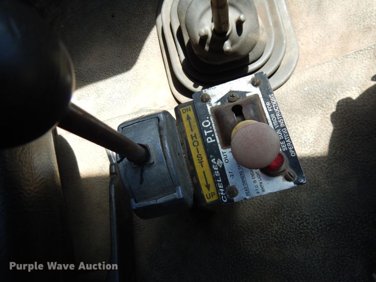 image for item IT9362 1995 Ford F800  dump truck