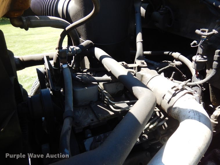 image for item IT9362 1995 Ford F800  dump truck