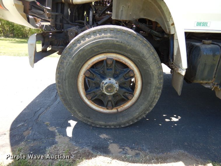 image for item IT9362 1995 Ford F800  dump truck