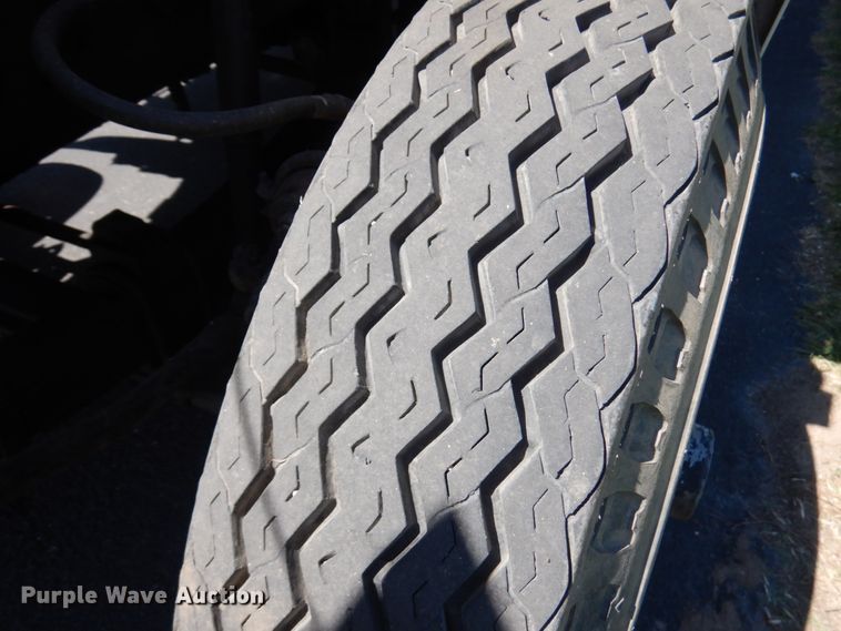 image for item IT9362 1995 Ford F800  dump truck