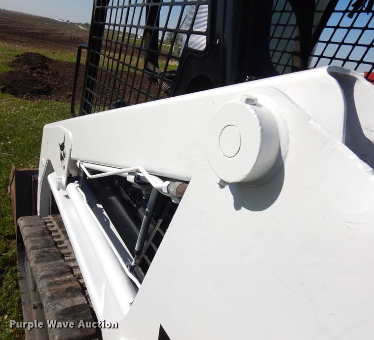 image for item IT9375 2008 Bobcat T140  tracked skid steer loader