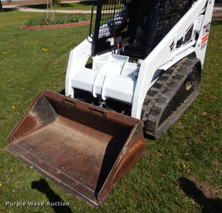image for item IT9375 2008 Bobcat T140  tracked skid steer loader