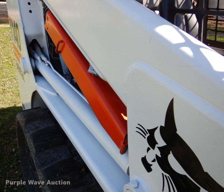 image for item IT9375 2008 Bobcat T140  tracked skid steer loader