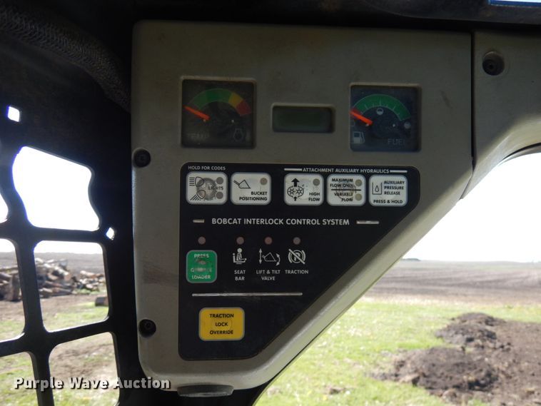 image for item IT9375 2008 Bobcat T140  tracked skid steer loader