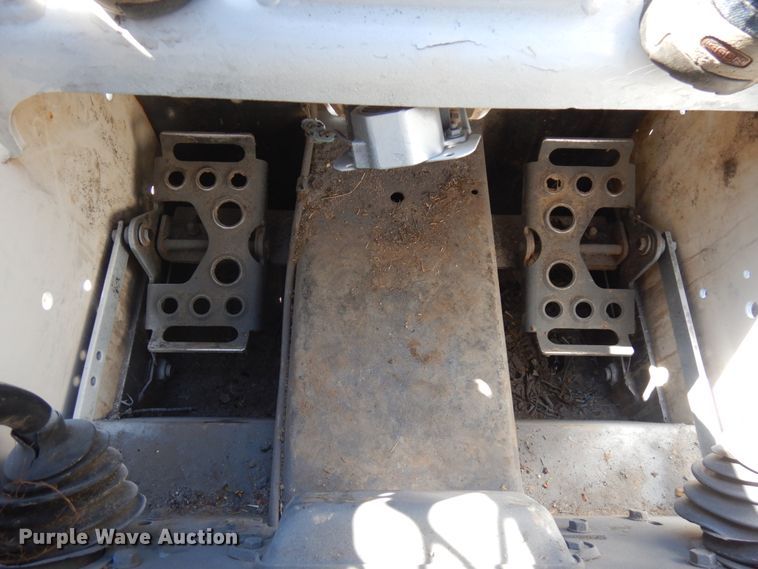 image for item IT9375 2008 Bobcat T140  tracked skid steer loader