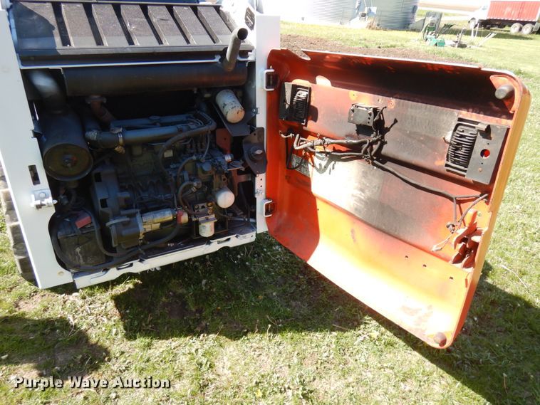 image for item IT9375 2008 Bobcat T140  tracked skid steer loader