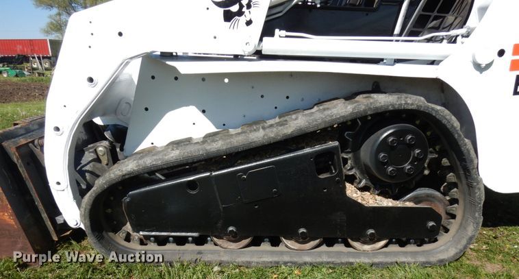 image for item IT9375 2008 Bobcat T140  tracked skid steer loader