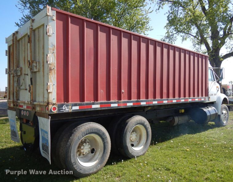 image for item IT9376 1990 International 8100  dump truck