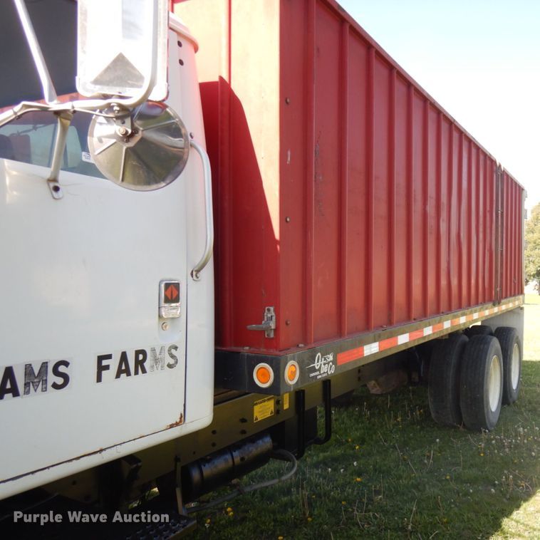 image for item IT9376 1990 International 8100  dump truck