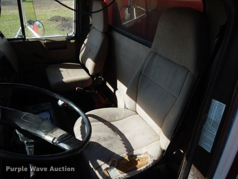 image for item IT9376 1990 International 8100  dump truck