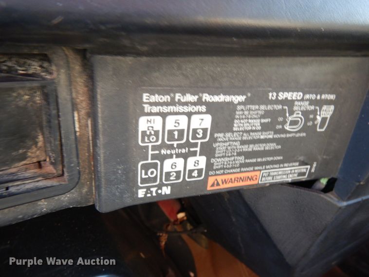 image for item IT9376 1990 International 8100  dump truck