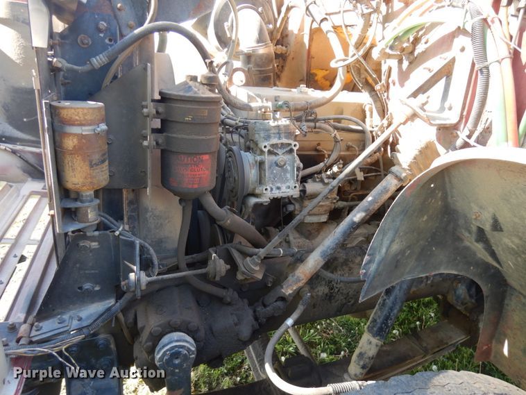 image for item IT9376 1990 International 8100  dump truck