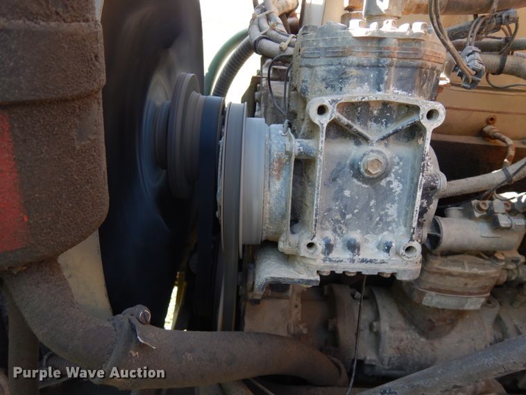 image for item IT9376 1990 International 8100  dump truck