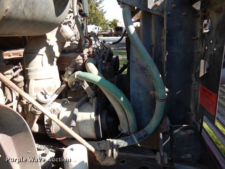 image for item IT9376 1990 International 8100  dump truck