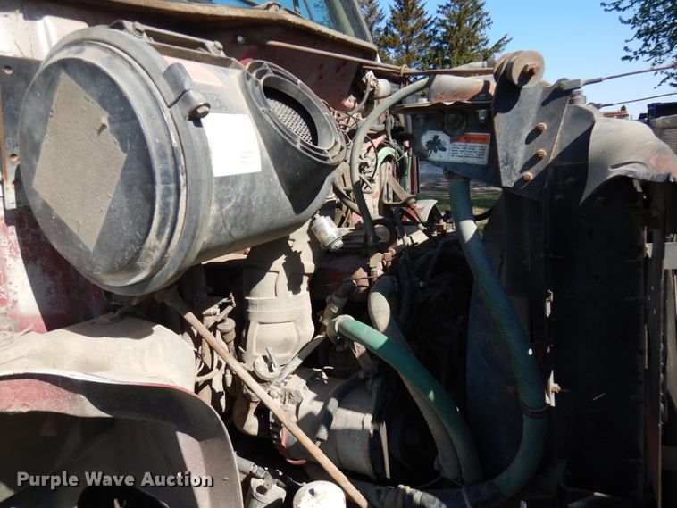 image for item IT9376 1990 International 8100  dump truck