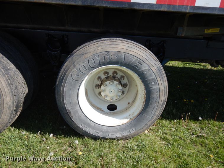 image for item IT9376 1990 International 8100  dump truck