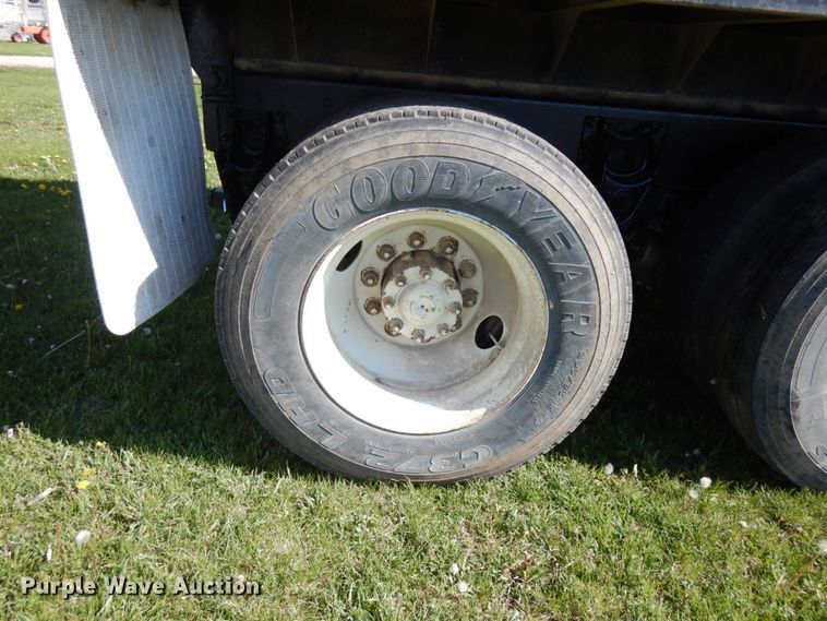 image for item IT9376 1990 International 8100  dump truck