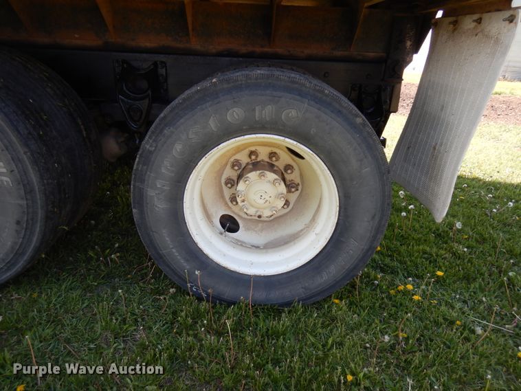 image for item IT9376 1990 International 8100  dump truck