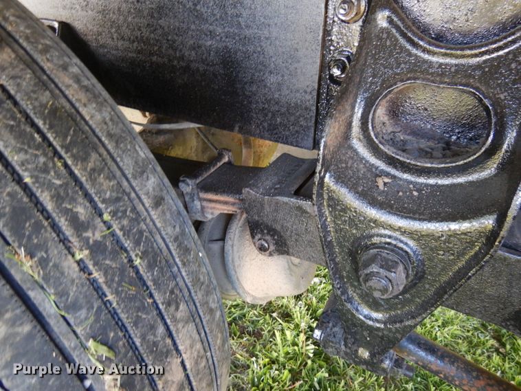 image for item IT9376 1990 International 8100  dump truck