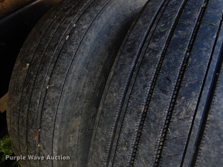 image for item IT9376 1990 International 8100  dump truck