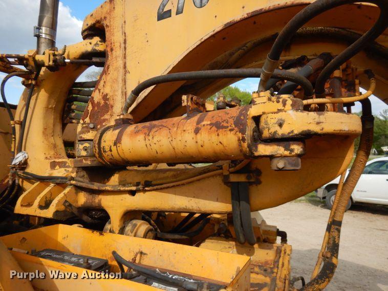 image for item IT9410 1965 International 270  scraper